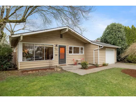 7825 SE Sherman St, Portland, OR 97215