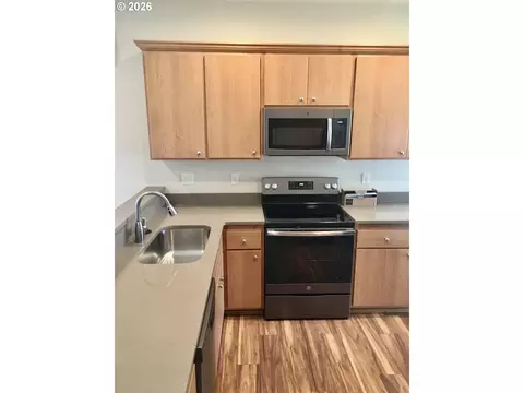 903 Howard Ave, Eugene, OR 97404 photo 5