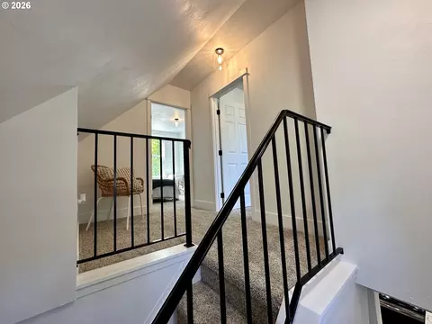 Entry Way - 820 B St, Springfield, OR 97477 photo 1 of 1
