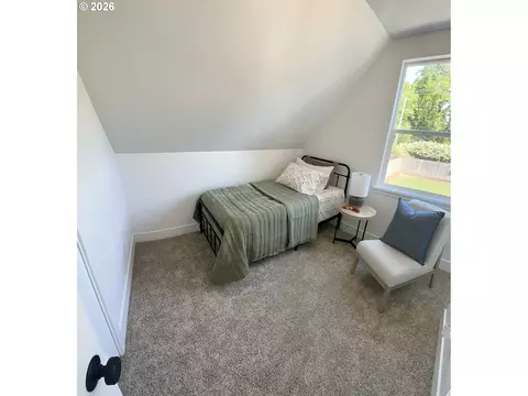 Bedroom - 820 B St, Springfield, OR 97477 photo 2 of 2