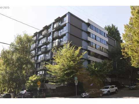 2020 SW Main St #405, Portland, OR 97205