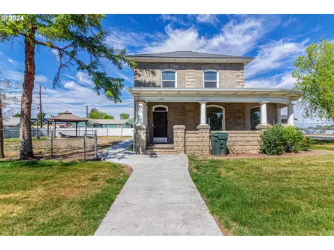235 NE 3rd St, Hermiston, OR 97838
