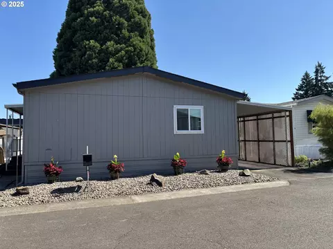 835 SE 1st Ave #15, Canby, OR 97013
