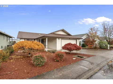 1939 Nut Tree Dr NW, Salem, OR 97304