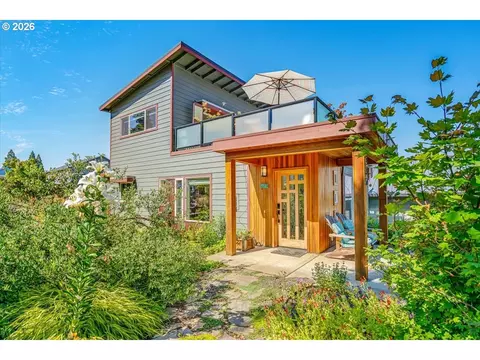 1255 Reserve St, Silverton, OR 97381