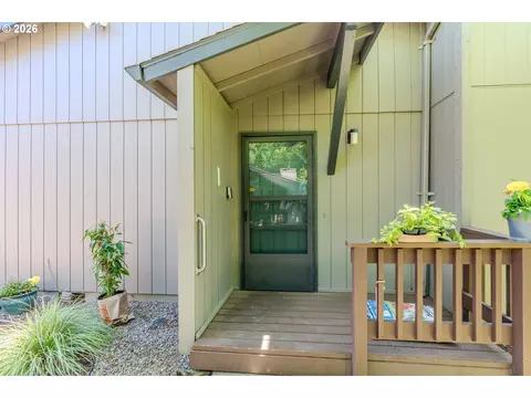Exterior - 2905 NE 13th St, Gresham, OR 97030 photo 3 of 15