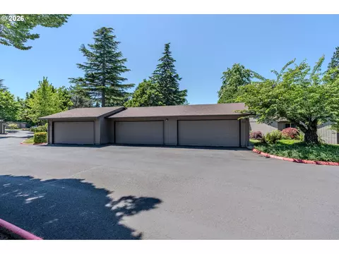 Exterior - 2905 NE 13th St, Gresham, OR 97030 photo 14 of 15
