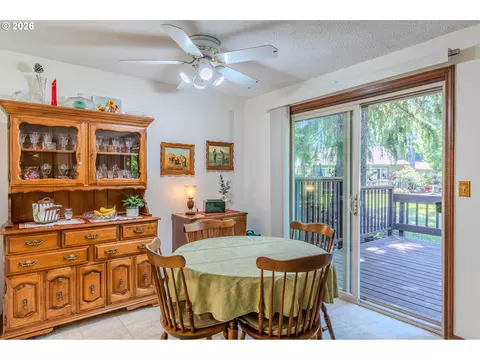 Dining - 2905 NE 13th St, Gresham, OR 97030 photo 2 of 3