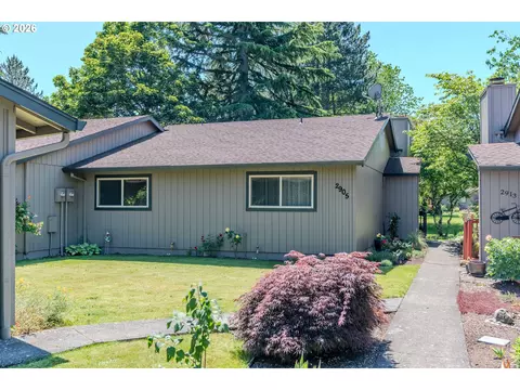 Exterior - 2905 NE 13th St, Gresham, OR 97030 photo 2 of 15