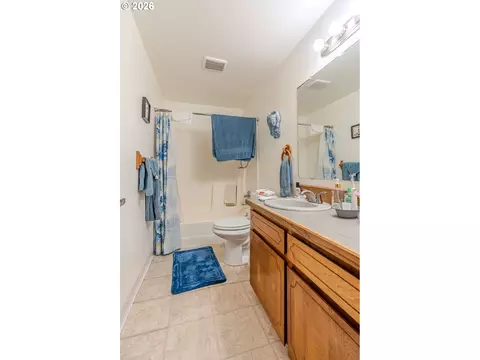 Bath - 2905 NE 13th St, Gresham, OR 97030 photo 3 of 3