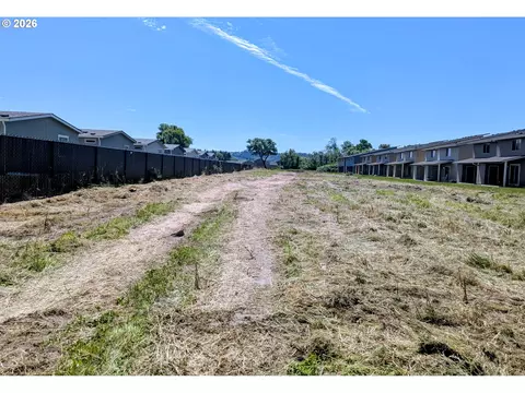 5735 Ocean Beach Hwy, Longview, WA 98632