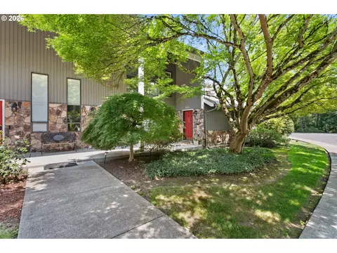 4931 SW Chestnut Pl, Beaverton, OR 97005