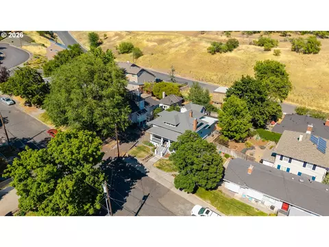 View/Area - 610 NW 3rd St, Pendleton, OR 97801 photo 1 of 2