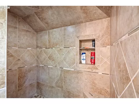 Bath - 610 NW 3rd St, Pendleton, OR 97801 photo 4 of 5