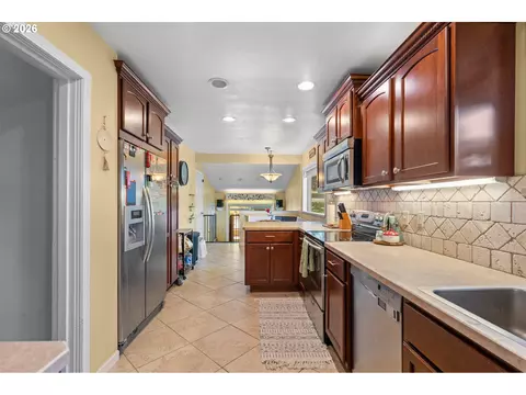 Kitchen - 610 NW 3rd St, Pendleton, OR 97801 photo 2 of 6