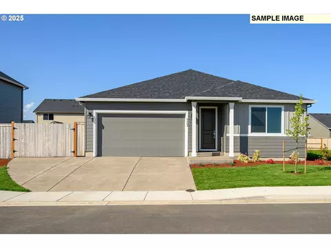 2401 W 9th Ave #LOT 27, Junction City, OR 97448