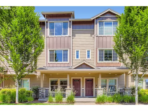 7967 NE Heiser St, Hillsboro, OR 97006