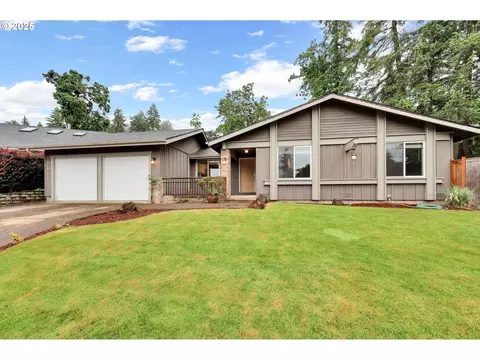 908 S 69th Pl, Springfield, OR 97478