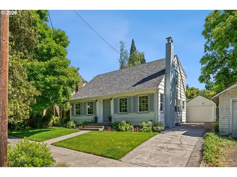 3626 SE Woodstock Blvd, Portland, OR 97202