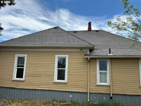 Exterior - 1914 SE Court Ave, Pendleton, OR 97801 photo 2 of 4