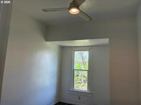 Bedroom - 1914 SE Court Ave, Pendleton, OR 97801 photo 1 of 1