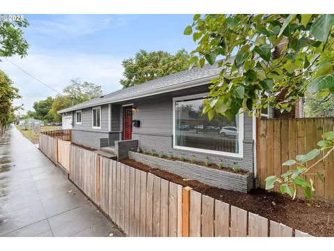 206 NE 102nd Ave, Portland, OR 97220