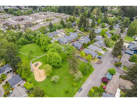 View/Area - 1333 Bond Ln, Eugene, OR 97401 photo 2 of 2
