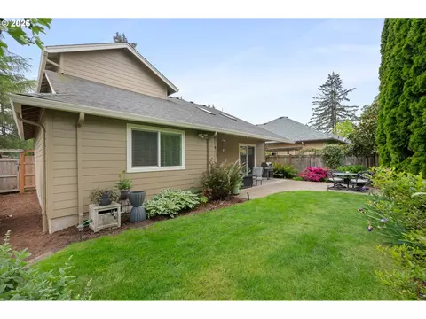 Exterior - 1333 Bond Ln, Eugene, OR 97401 photo 3 of 3