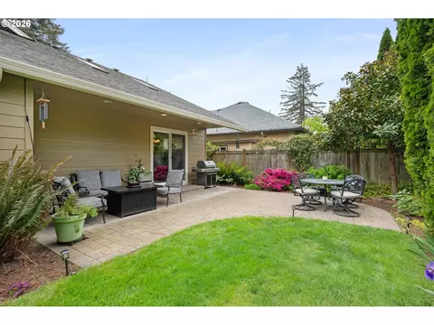 Exterior - 1333 Bond Ln, Eugene, OR 97401 photo 2 of 3
