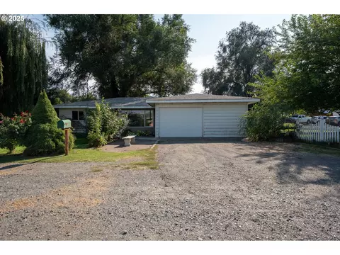 1196 E Juniper Ave, Hermiston, OR 97838