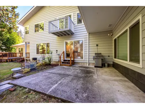 Exterior - 2949 Laurel Rd, Longview, WA 98632 photo 4 of 6