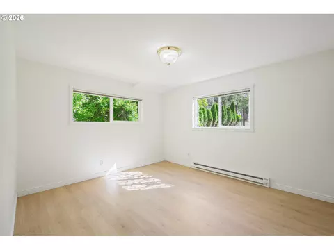 Bedroom - 2949 Laurel Rd, Longview, WA 98632 photo 3 of 5