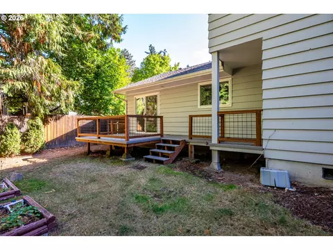 Exterior - 2949 Laurel Rd, Longview, WA 98632 photo 2 of 6