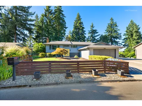 6480 Chessington Ln, Gladstone, OR 97027