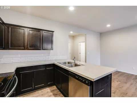 Kitchen - 2240 SE 16th St, Gresham, OR 97080 photo 5 of 5