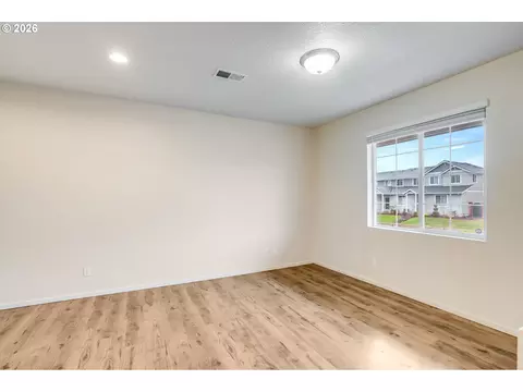 Living - 2240 SE 16th St, Gresham, OR 97080 photo 6 of 6