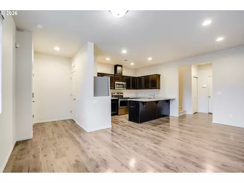 Living - 2240 SE 16th St, Gresham, OR 97080 photo 2 of 6