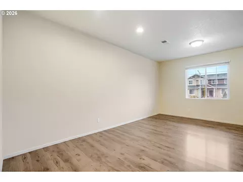 Living - 2240 SE 16th St, Gresham, OR 97080 photo 5 of 6