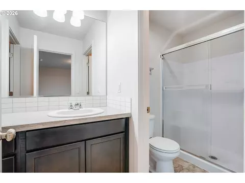 Bath - 2240 SE 16th St, Gresham, OR 97080 photo 2 of 3
