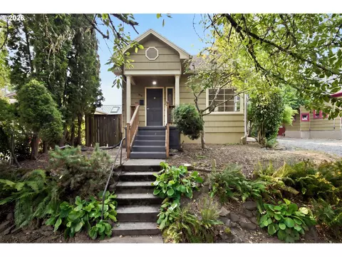 946 SE Nehalem St, Portland, OR 97202