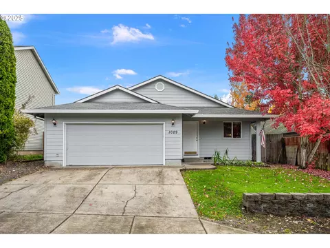 1029 SW View Crest Dr, Dundee, OR 97115
