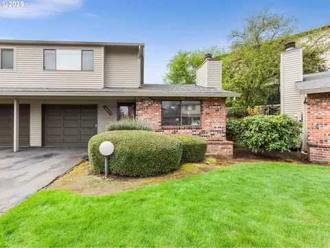 16623 NE Halsey St, Portland, OR 97230