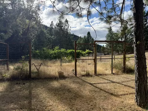 Exterior - 1090 E Willis Creek Rd, Winston, OR 97496 photo 12 of 20