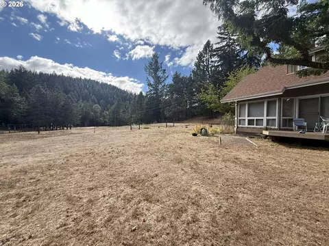 Exterior - 1090 E Willis Creek Rd, Winston, OR 97496 photo 15 of 20