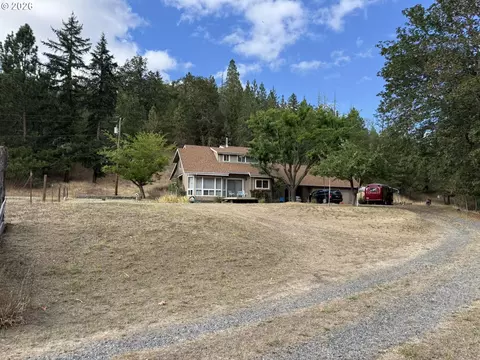 Exterior - 1090 E Willis Creek Rd, Winston, OR 97496 photo 6 of 20