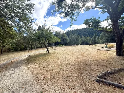 Exterior - 1090 E Willis Creek Rd, Winston, OR 97496 photo 14 of 20