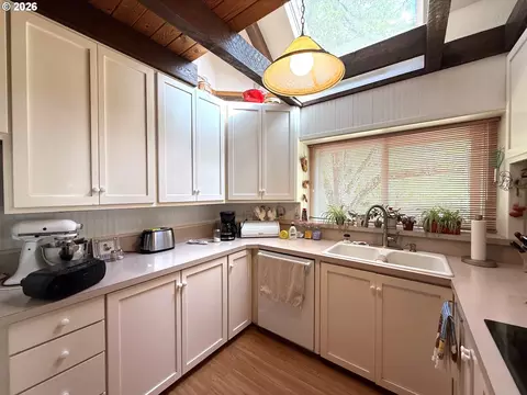 Kitchen - 1090 E Willis Creek Rd, Winston, OR 97496 photo 1 of 4