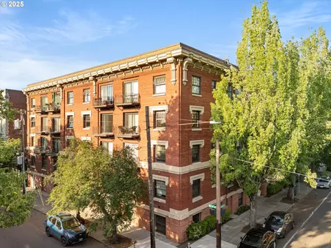 1829 NW Lovejoy St #209, Portland, OR 97209