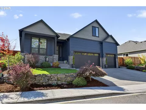 108 W 16th St, La Center, WA 98629