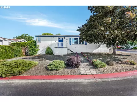 8300 NE Quatama St #102, Hillsboro, OR 97124